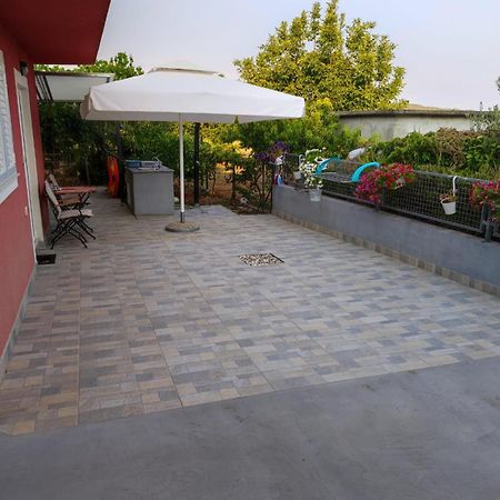 Studio Apartman Mare โตรกีร์ ภายนอก รูปภาพ