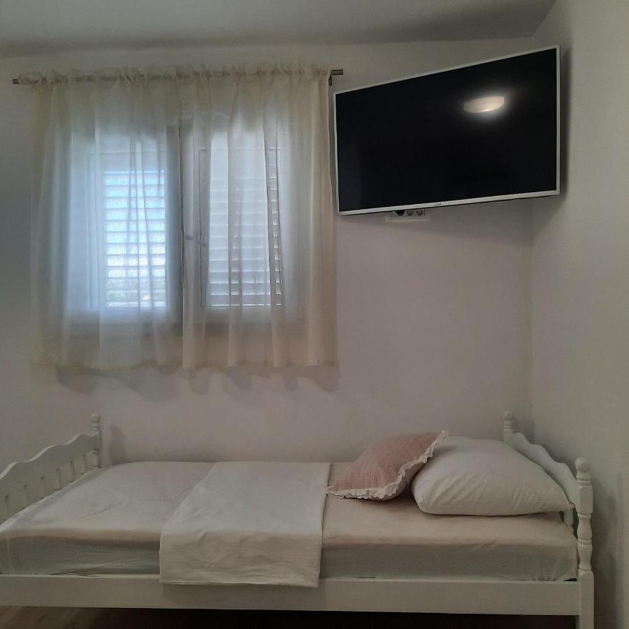 Studio Apartman Mare โตรกีร์ ภายนอก รูปภาพ
