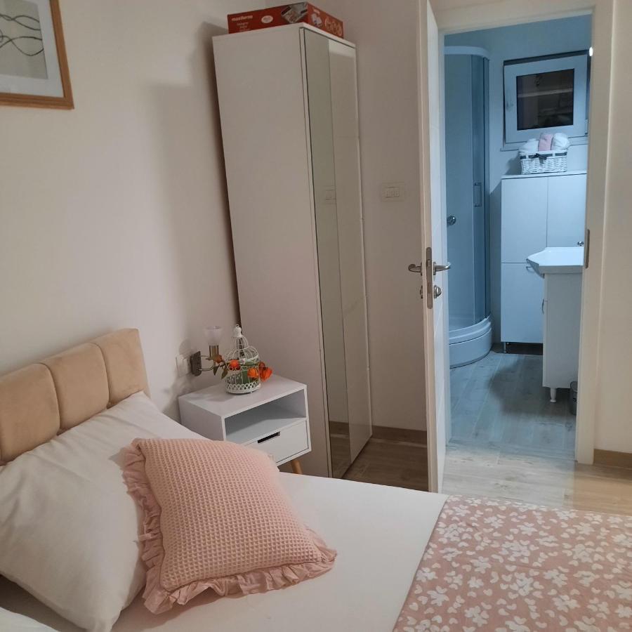 Studio Apartman Mare โตรกีร์ ภายนอก รูปภาพ